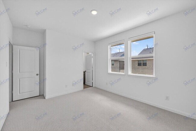 Building Photo - 3717 Island Vista Dr