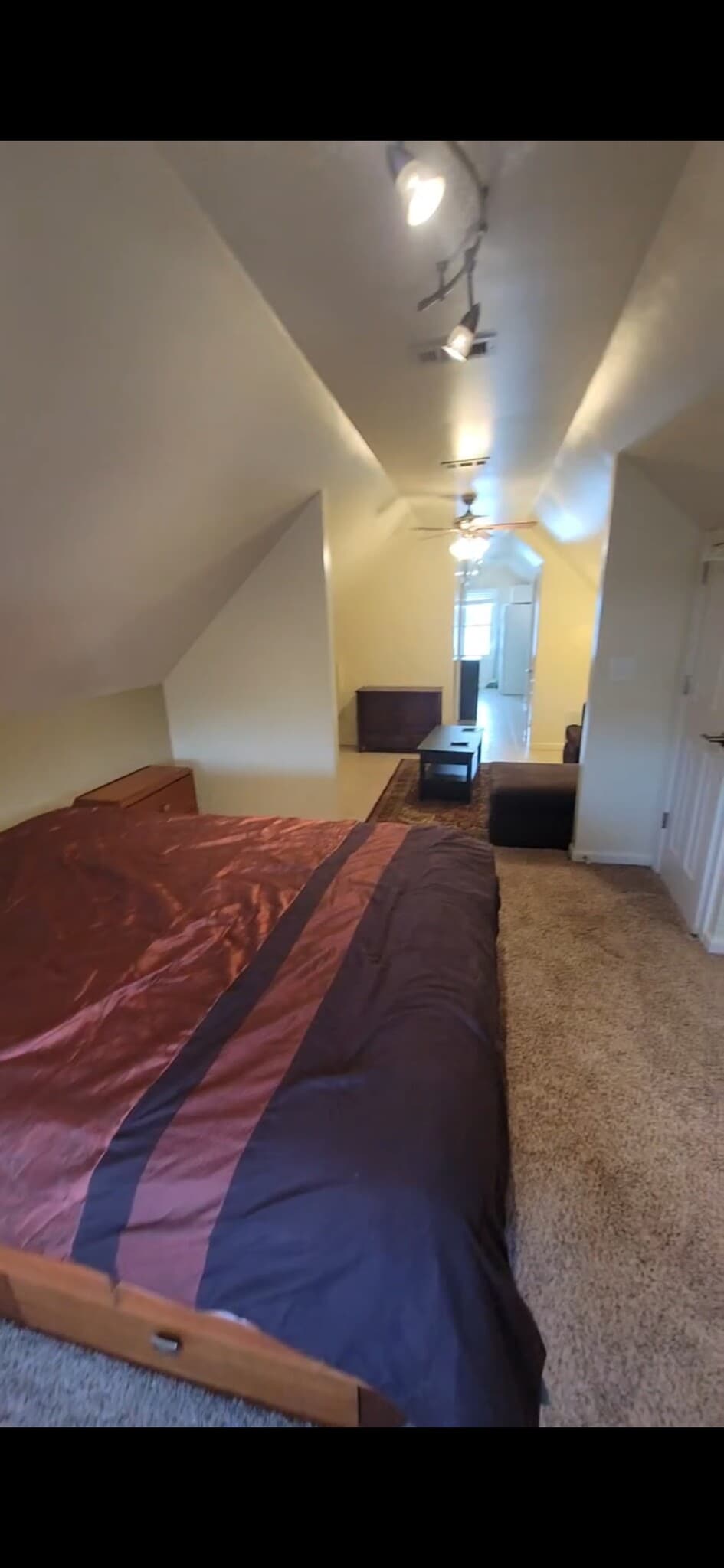 Building Photo - 2045 Waterbury Rd