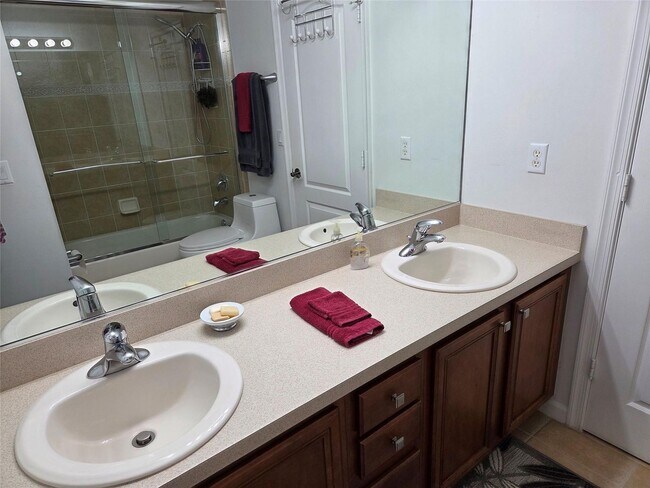 Building Photo - 383 Berenger Walk