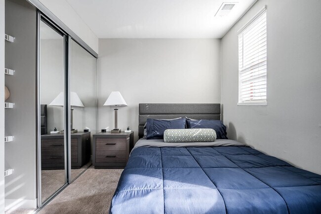 Building Photo - 615 N East St