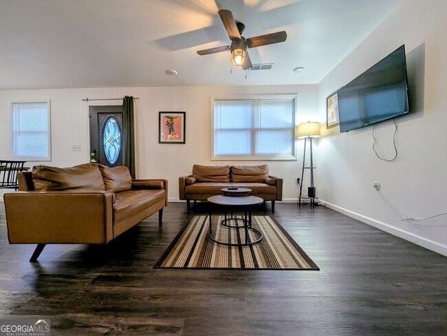 Building Photo - 2533 Godfrey Dr NW