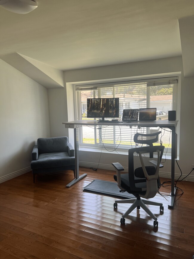 Building Photo - 1811 Coro Terrace