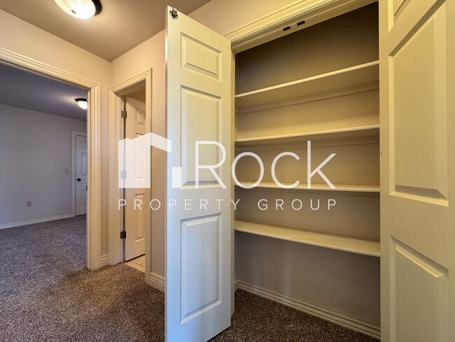 Building Photo - 3 Bedroom, 2 Bath, 2 Car Garage - SELF TOURS AVAILABLE SOON!