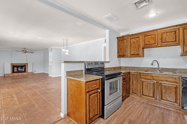 Building Photo - 1417 S Wilson St