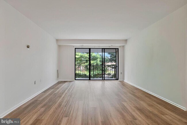 Building Photo - 2574 Riva Rd