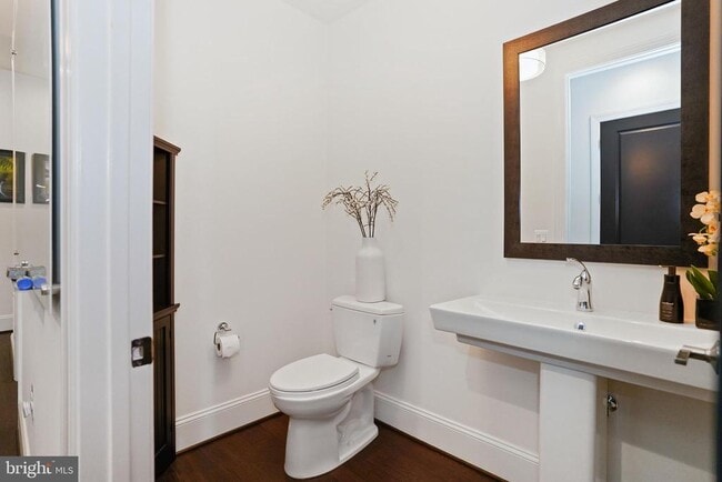 Building Photo - 44651 Provincetown Dr