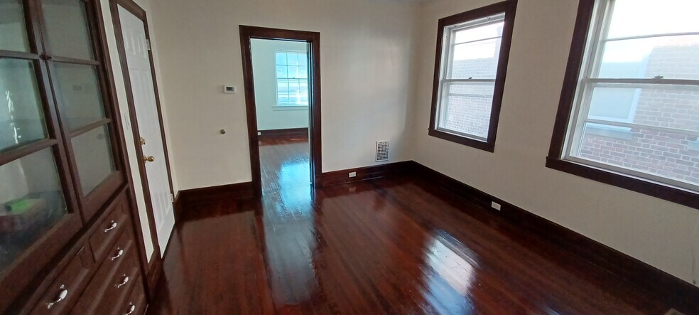 Building Photo - 262 Bond St