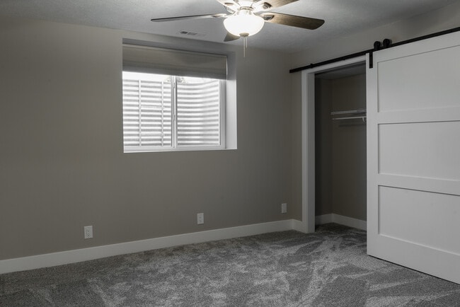 Building Photo - 7337 Collister Rd