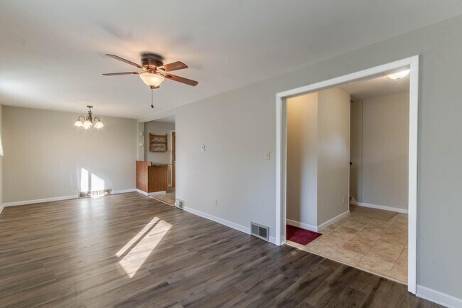 Building Photo - 393 N Colorado Ave