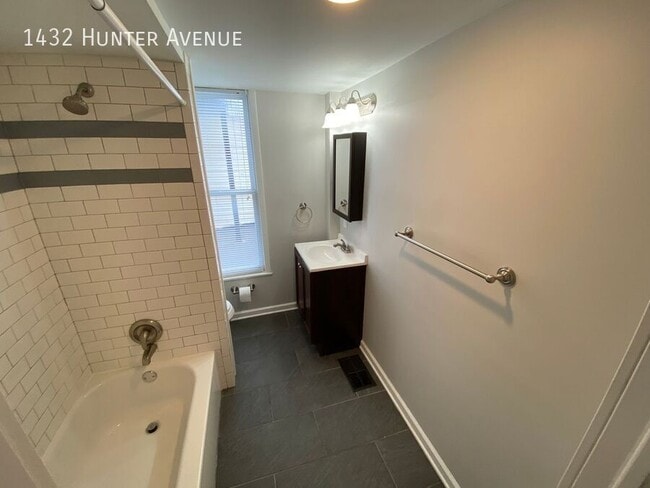 Building Photo - 1432 Hunter Ave
