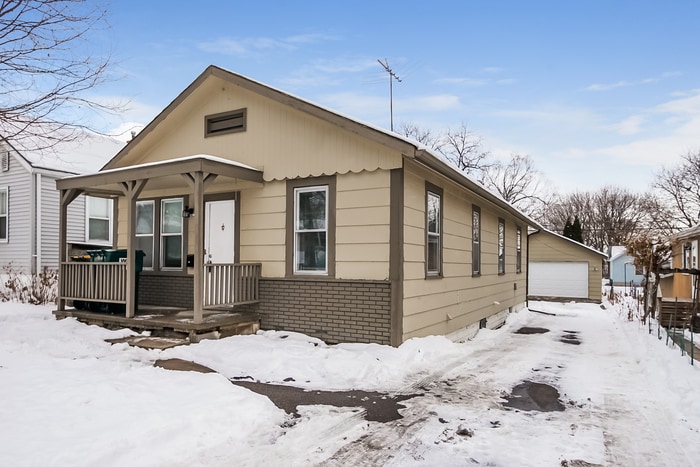 Building Photo - 3820 Jackson St NE