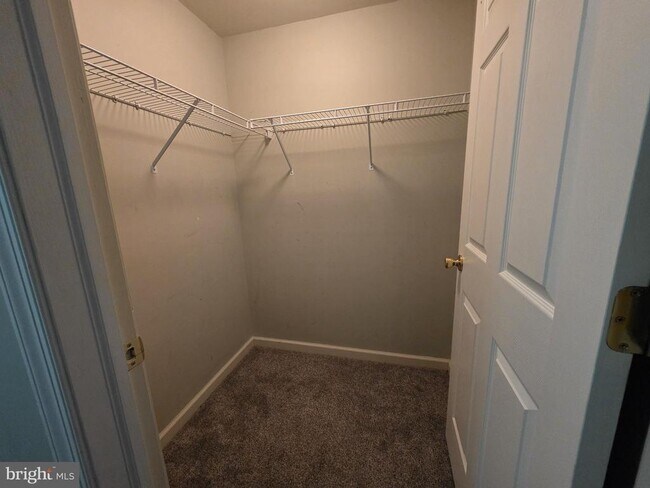 Building Photo - 347 Glenn Rose Cir