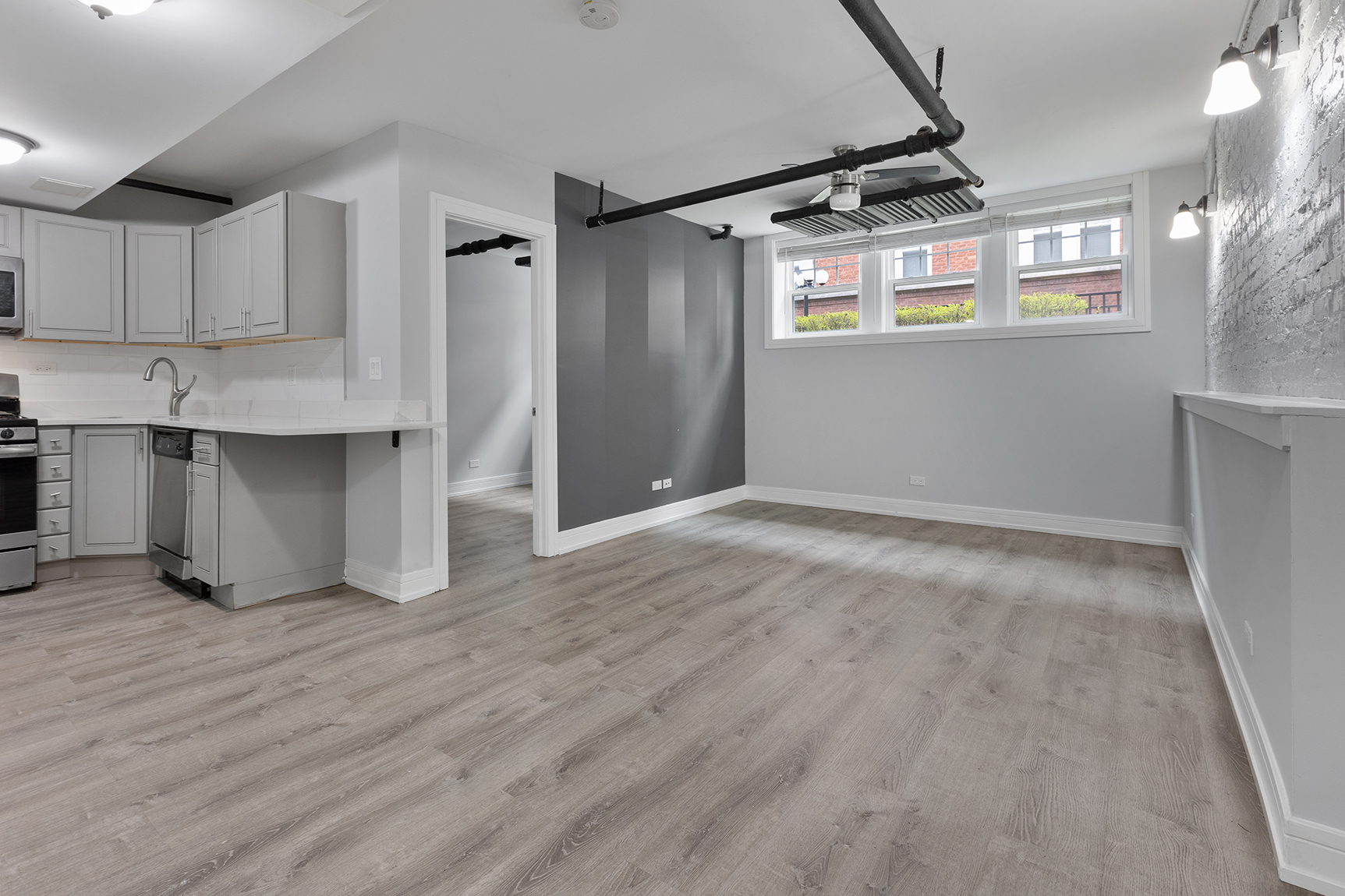 Building Photo - 6112 N Winthrop Ave