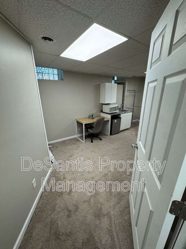 Building Photo - 6332 Phillips Ave