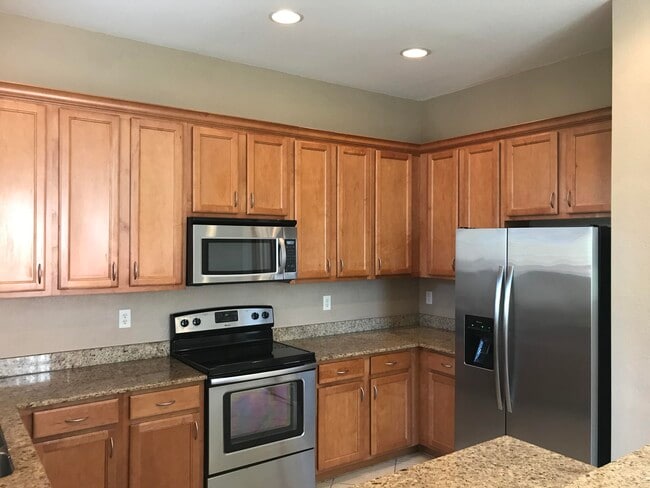 Building Photo - 990 Millbrae Ct