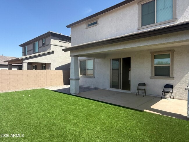 Building Photo - 745 W Sparrow Dr