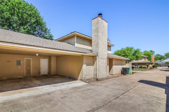 Building Photo - 10831 Sugar Hill Dr
