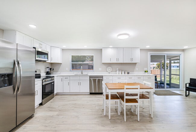 Building Photo - Englewood Padsplit Co-living Affordable Housing