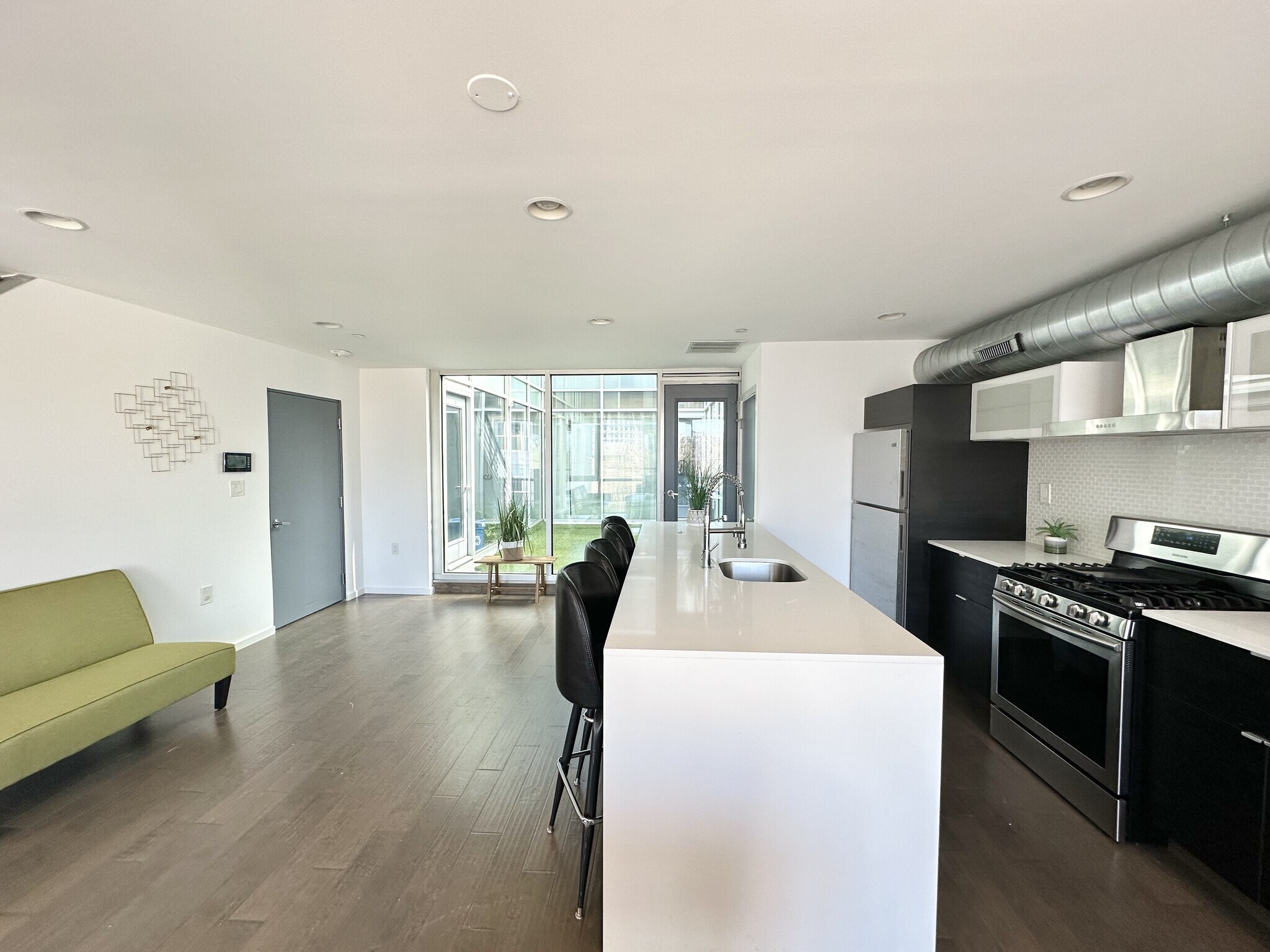 Building Photo - 1422 N 7th St