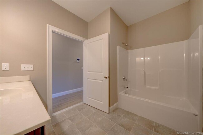 Building Photo - 6 Bayberry Ln