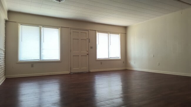 Building Photo - 2209 W 41st Ave
