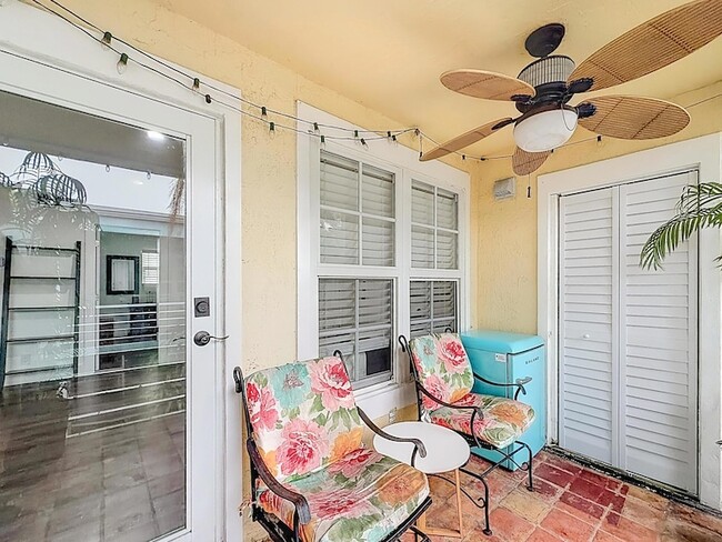 Building Photo - 305 SE 11th Ave