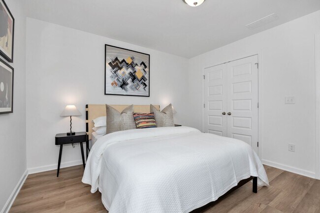 Building Photo - BRAND NEW 3 Bed 2.5 bathroom townhomes in Madison!