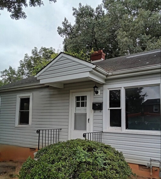 Building Photo - 1555 Myrtle Ave