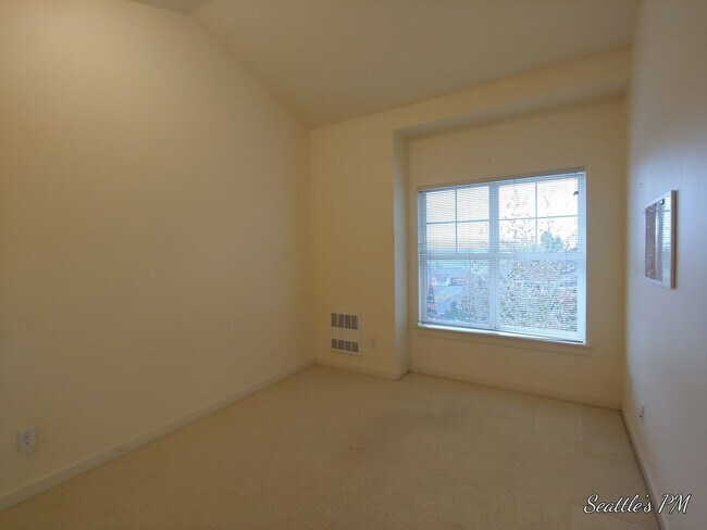 Building Photo - Beautiful 2 Bedroom Townhome in Issaquah- ...