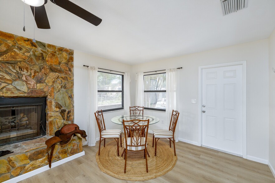 Building Photo - 4936 40th Ave N