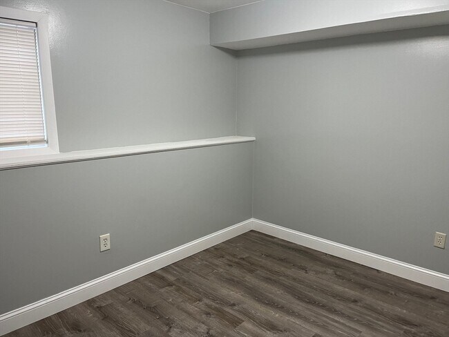 Building Photo - 225 Danforth St