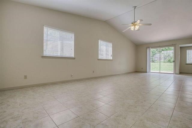 Building Photo - 1723 Windchime Dr