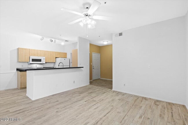 Building Photo - 9600 N 96th St
