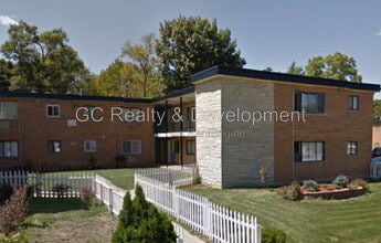 Building Photo - 328 Wilson Ave