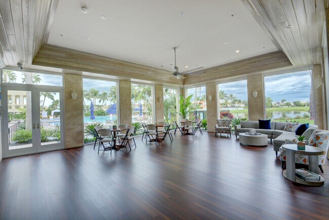 Building Photo - 2418 Westmont Dr