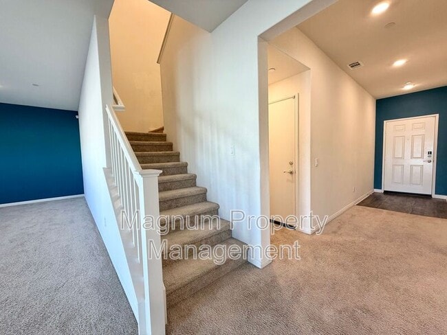 Building Photo - 26564 Rosebay Way