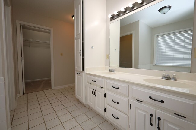 Building Photo - 4807 Ben Salem Way