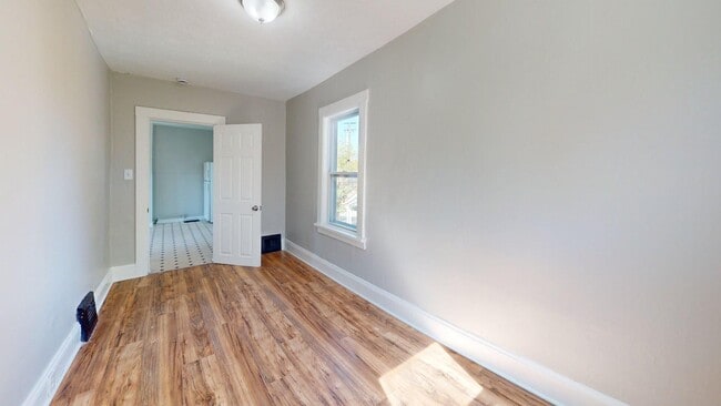 Building Photo - 3149 W 32nd St