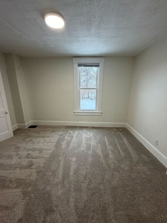 Building Photo - Fully Renovated 3BR in the Heart of Columbus