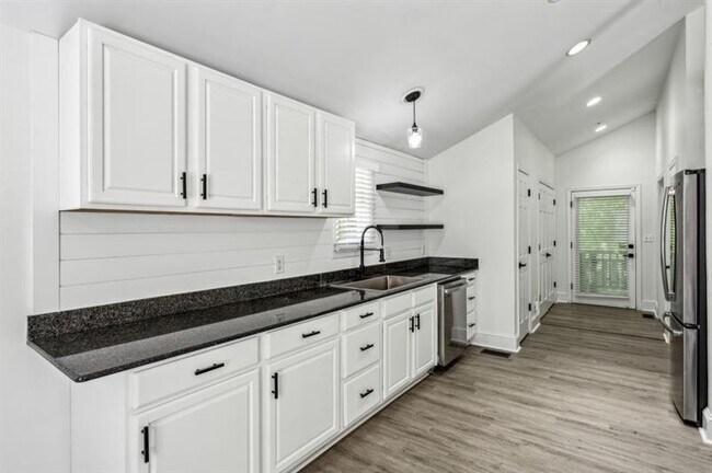 Building Photo - 2192 Spink St NW