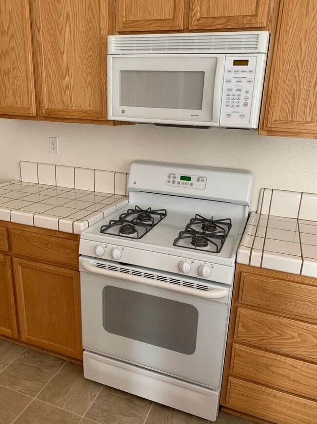 Building Photo - Beautiful home in Patterson