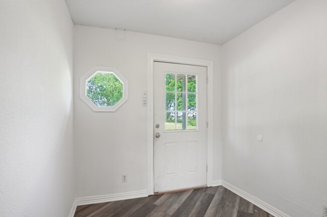 Building Photo - 8412 Avenue L