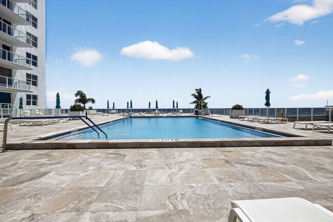 Building Photo - 3450 S Ocean Blvd