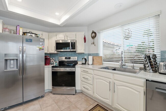 Building Photo - **COMING FEB 1st** Stylish Split-Floorplan Home in North Scottsdale