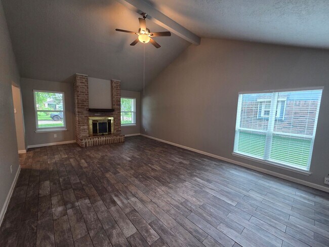 Building Photo - 5618 Stone Creek Dr