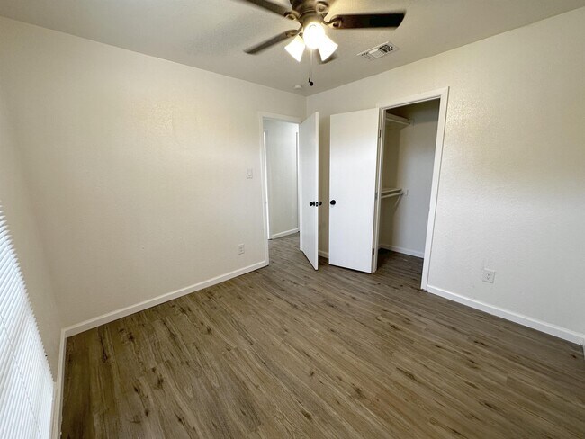 Building Photo - 1732 Americana Blvd