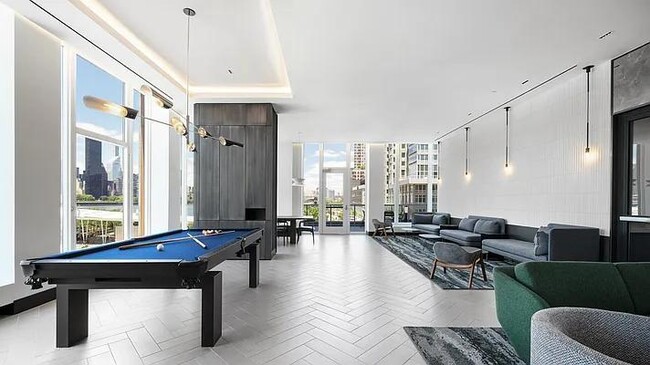 Building Photo - 2 bedroom in LONG ISLAND CITY NY 11101