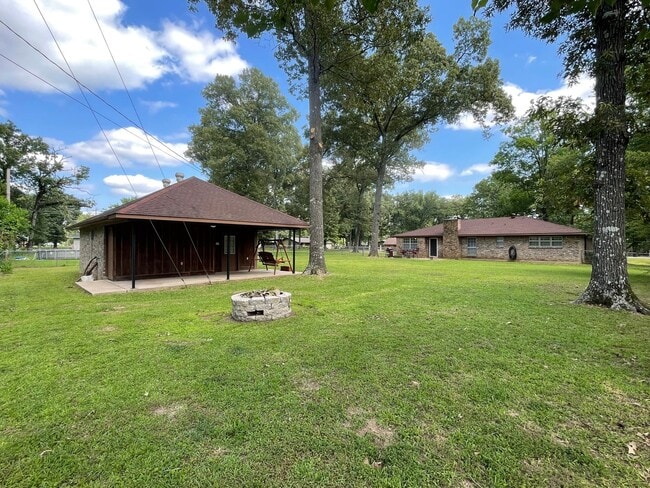 Building Photo - 9103 Dogwood Trail