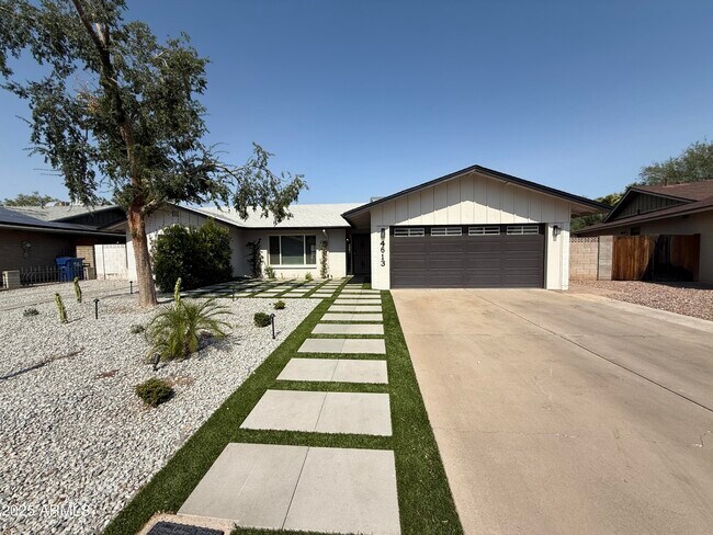 Building Photo - 4613 S Rita Ln