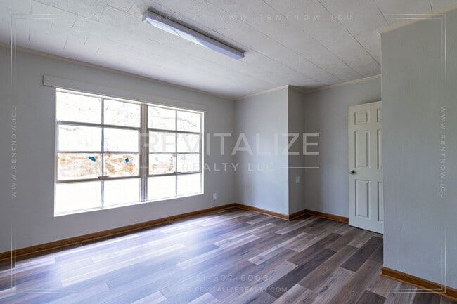Building Photo - Newly Renovated 4 Bed / 2 Bath Home in Mobile!